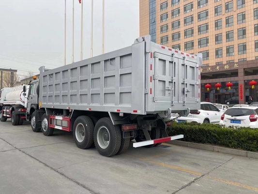 ISO Certified 12 Wheeler 8X4 Sinotruck 40 Cubic Meters Tipper Truck with Front Axle Hf9