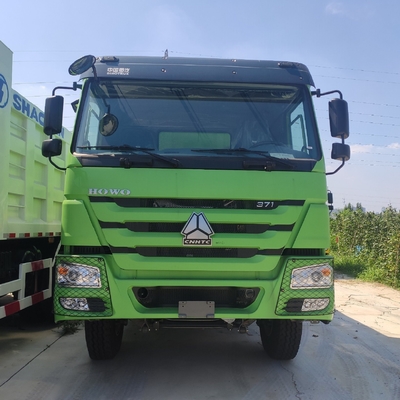 15 Ton Tipper Truck in Sinotruk Angola with Radial Tire Design and Engine Capacity＞8L