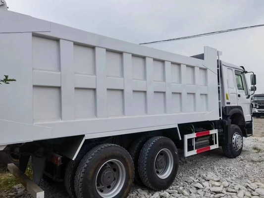 Second Hand Sinotruk HOWO Truck Used Trucks with Right Driving 20cbm Bucket Dimension