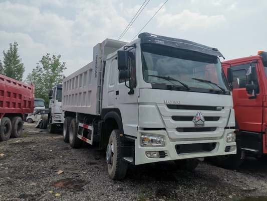 Second Hand Sinotruk HOWO Shacman Dump Tipper for Africa 6×4 Drive Wheel 300L Fuel Tanker