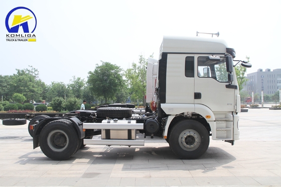 6 Wheels Shacman 4X2 Light Trailer Head Truck for ≤5 Seats and 400L Aluminum Oil Tanker