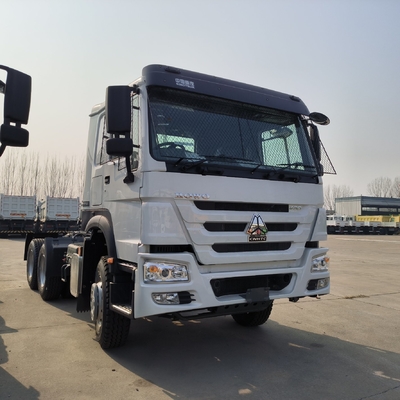 HW19710 Gearbox Sinotruk HOWO Heavy Duty Right Hand Drive Tractor Truck with One Sleeper