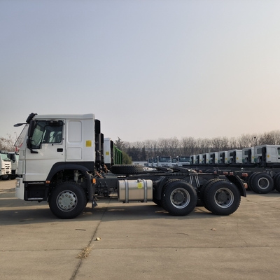 HW19710 Gearbox Sinotruk HOWO Heavy Duty Right Hand Drive Tractor Truck with One Sleeper