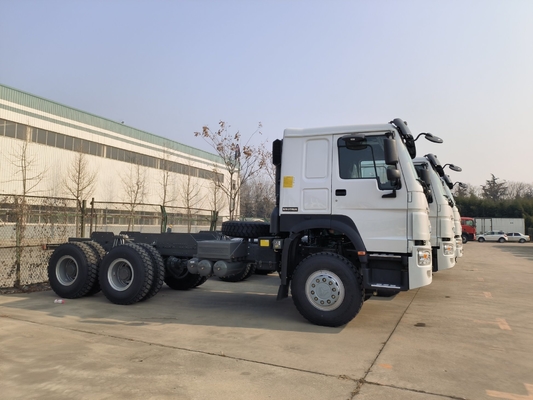 HW19710 Gearbox Sinotruk HOWO Heavy Duty Right Hand Drive Tractor Truck with One Sleeper