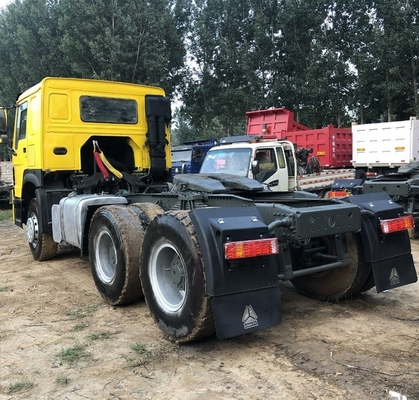 Sinotruk HOWO Tractor Head Truck for Trailer Engine Capacity＞8L Traction Base Optional