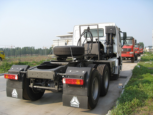 Sinotruk HOWO Tractor Head Truck for Trailer Engine Capacity＞8L Traction Base Optional