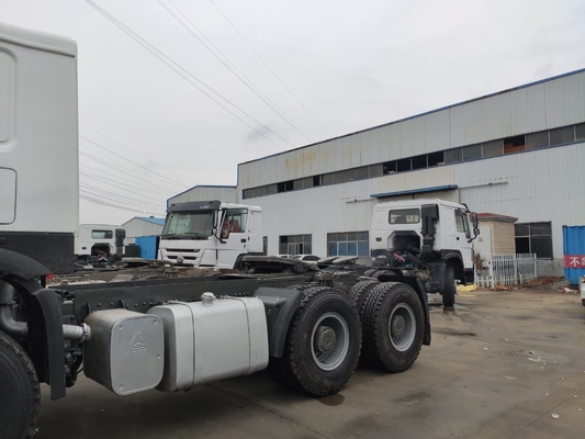 Used HOWO Tractor Truck Head with 40-60 Tons Loading Capacity and ＞8L Engine Capacity