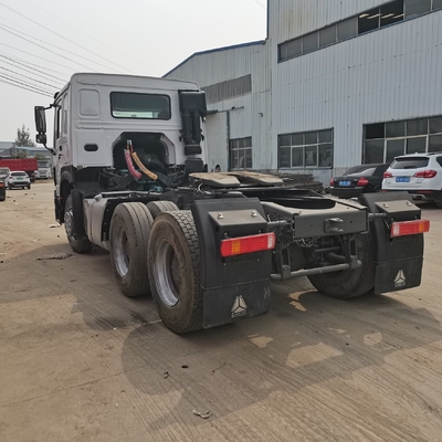 Used Sinotruk HOWO 6X4 375HP Heavy Duty Tractors Trucks with Engine Capacity of ＞8L
