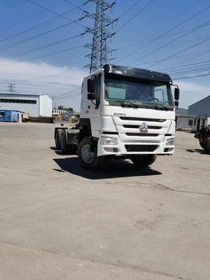 6X4 Heavy Duty HOWO Tractor Trucks with A/C Cabin and 21-30t Load Capacity