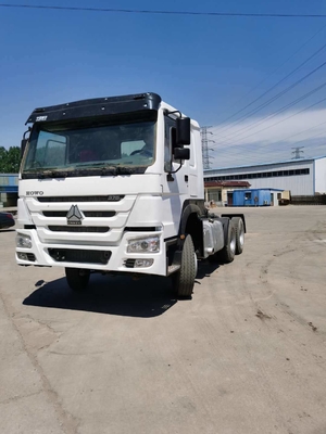 6X4 Heavy Duty HOWO Tractor Trucks with A/C Cabin and 21-30t Load Capacity