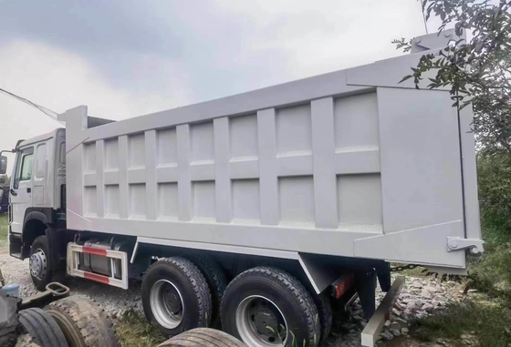 Second Hand HOWO Tipper Truck in Good Condition 6×4 Drive Wheel Zf8118 Steering System