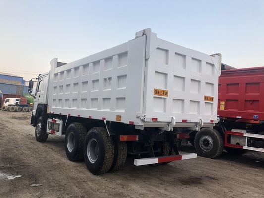 Used Sinitruk HOWO 6X4 10 Wheels 30t Dumper Truck Zz3257n3847A with 300L Fuel Tanker