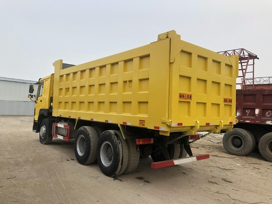 Used Sinitruk HOWO 6X4 10 Wheels 30t Dumper Truck Zz3257n3847A with 300L Fuel Tanker