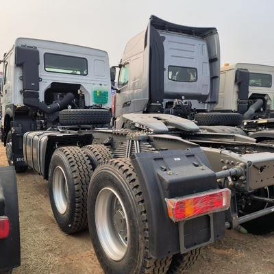 Second Hand Sinotruk HOWO 6X4 Heavy Duty Trailer Head Tractor Truck with and ≤5 Seats