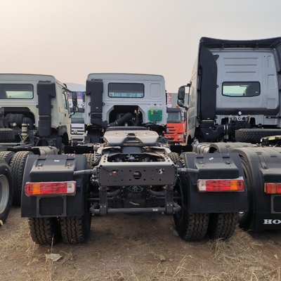Second Hand Sinotruk HOWO 6X4 Heavy Duty Trailer Head Tractor Truck with and ≤5 Seats