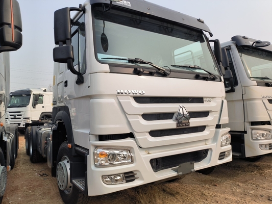 Second Hand Sinotruk HOWO 6X4 Heavy Duty Trailer Head Tractor Truck with and ≤5 Seats