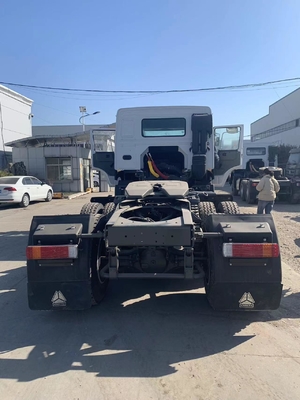 Diesel Cargo Towing 10 Wheel Trailer Head Prime Mover Sinotruk HOWO 6X4 Tractor Truck