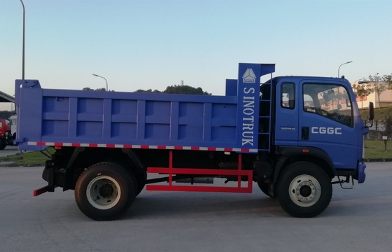 Sinotruk HOWO 4X2 Mini Pickup Truck HOWO Truck Euro 2 with 7.00r16 6 1 Spare Tyre
