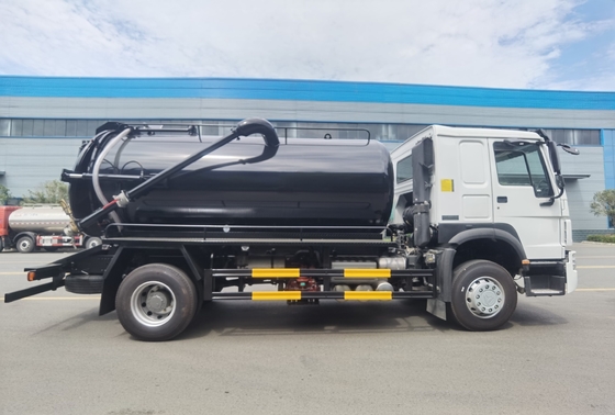 Sinotruk HOWO 4X2 4m3 5m3 6m3 8m3 Vacuum Sewage Waste Suction Truck for and 420HP
