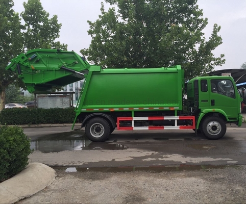 Sinotruk HOWO 4X2 Small 5 Ton 3 Ton Compactor Garbage Truck with 9726ml Displacement