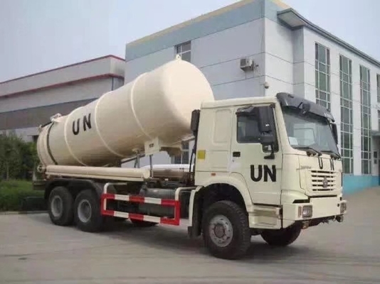 Sinotruk HOWO 6X4 Used Septic Truck Tanks with 9000L Tank Volume and Hw19710 Gear Box