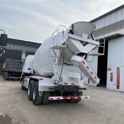 8m3 10m3 6X4 HOWO Used Bulk Cement Tanker Truck with 9 Displacement and Zf8118 Steering