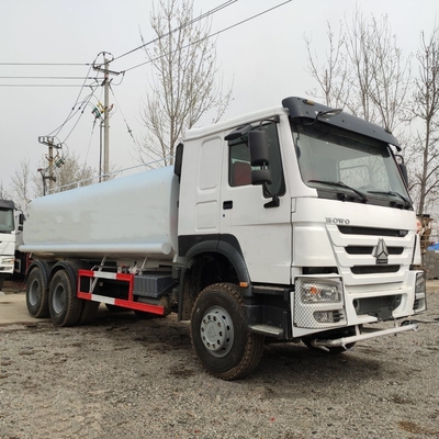 Sinotruck HOWO 371HP 6X4 Water Tank Truck with Engine Capacity＞8L and Durable Design