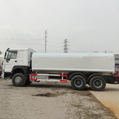 Sinotruck HOWO 371HP 6X4 Water Tank Truck with Engine Capacity＞8L and Durable Design