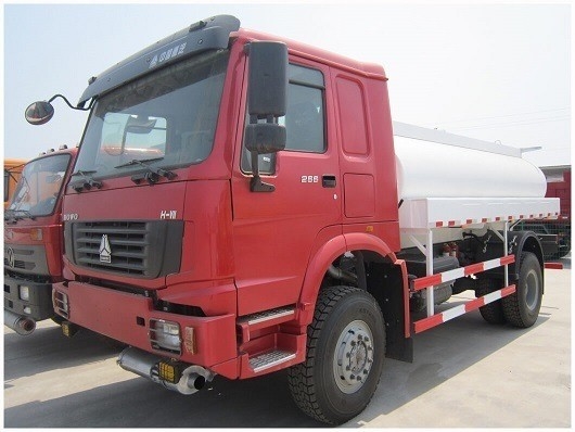 Steering Zf8118 Sinotruk 20000 Litres Diesel Tanker Oil 15000 Litres Fuel Tank Truck