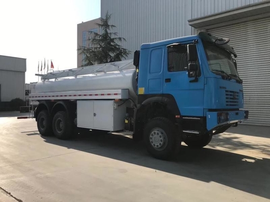 Sinotruck HOWO 6X4 Fuel Tanker Truck with Euro 2 Emission Standard and 6mm End Plate