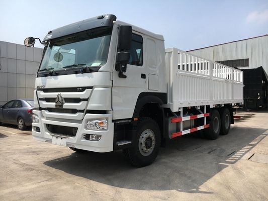 6X4 Sinotruk Transport Vehicle Box Cargo Truck with Techinical Spare Parts Support