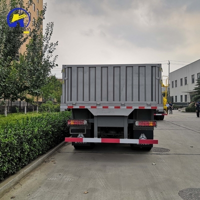 10 Wheeler Heavy Duty Sinotruck Cargo/Lorry Truck with Zz1257n4641 Model and ≤5 Seats