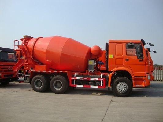 5600X2300X1500 Bucket Dimension Concrete Mixer Truck with Zf8118 Steering System