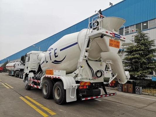 Manual Transmission 6-10 Cbm Sinotruk HOWO Mixer Truck with Double Reduction Drive Axle