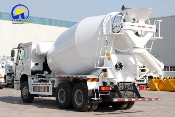Heavy Duty Sinotruck HOWO 6X4 Bulk Cement Silos Truck with Maximum Horsepower 300-400hp