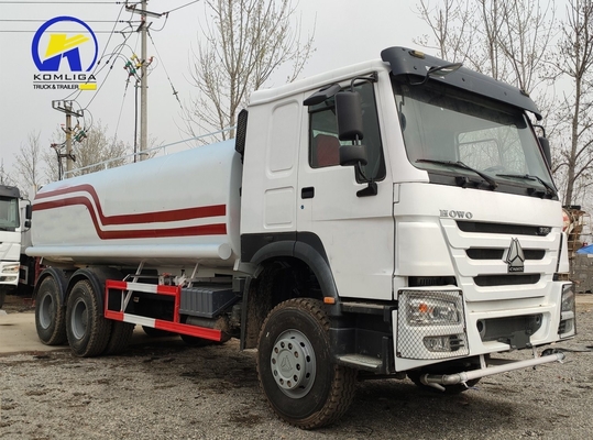 20 Cubic Meters Sinotruck HOWO 6X4 Sprinkling Water Tank Truck with Wd615.47 Engine
