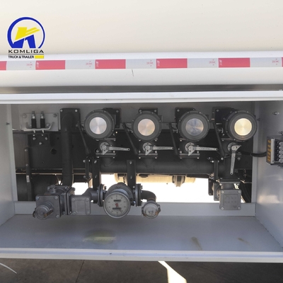 4X2 6X4 Sinotruck HOWO Sprinkler Water Tank Truck with Zz1257m4347W Chassis Model