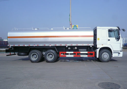 12 16m Sprinkling Area Fuel Dispenser Truck HOWO Shacman Fuel Tanker Fuelling Truck