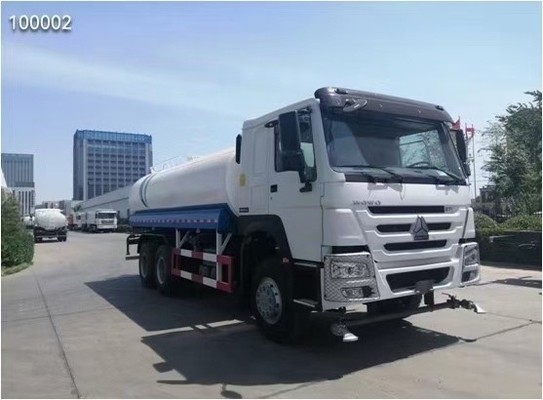 Sinotruk HOWO 6X4 Sprinkler Water Truck with API Valve One Sleeper and Two Seats