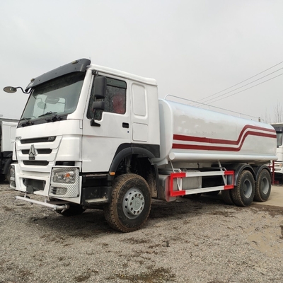 1X9000 Kgs Front Axle Euro 2 Sinotruk HOWO 4X2/6X4/8X4 Sprinkler Truck for Waste Water