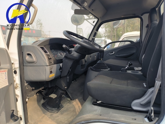 Sinotruk HOWO 4X2/6X4/8X4 Potable Water Tank Truck for Waste Water Management Vehicle