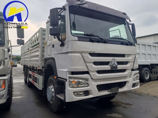 Manual Transmission Type Van Style Sinotruk HOWO 6X4 400HP Extened Cabin Cargo Truck