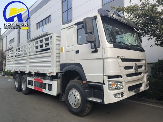 Manual Transmission Type Van Style Sinotruk HOWO 6X4 400HP Extened Cabin Cargo Truck