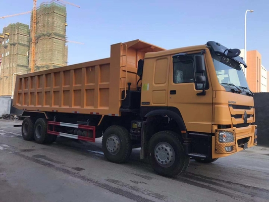 351-450hp HOWO 8X4 Heavy Duty Dumper with 12 Wheels and 300L Fuel Tanker