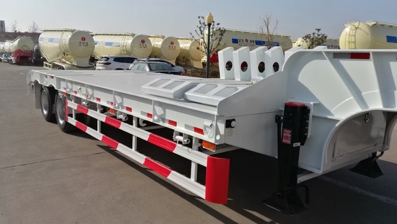 2-5 Axles Sinotruk Lowbed Semi Trailer with Landing Gear 30-100t Capacity 12 Tires