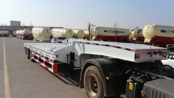 2-5 Axles Sinotruk Lowbed Semi Trailer with Landing Gear 30-100t Capacity 12 Tires