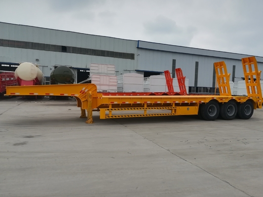 Heavy Duty 50 Ton 3 Axis Lowbed Semi Trailer with Ramp and 4mm Platform Thickness