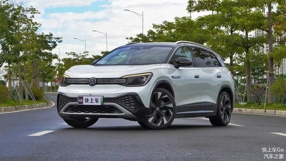 Customized Request 2023 Limited Edition Long Range Electric Car with Closed Body Type
